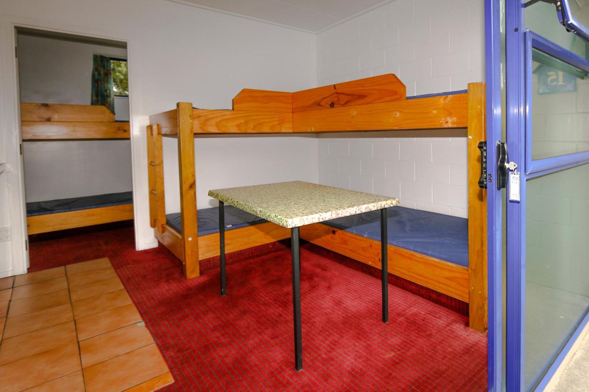 New Plymouth Top 10 Holiday Park Bilik gambar