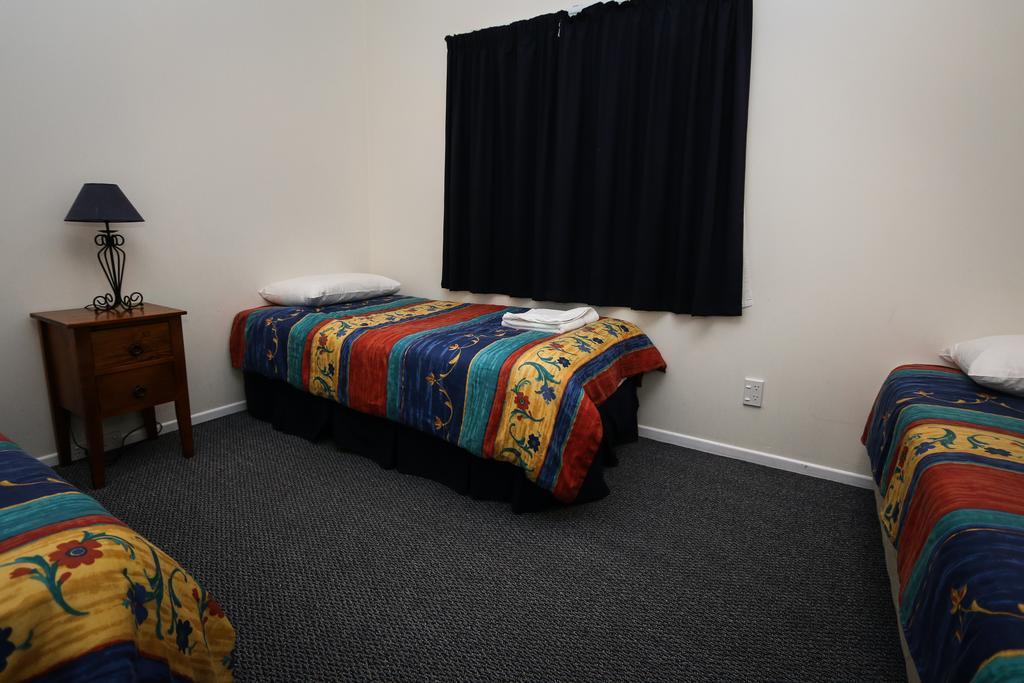 New Plymouth Top 10 Holiday Park Bilik gambar
